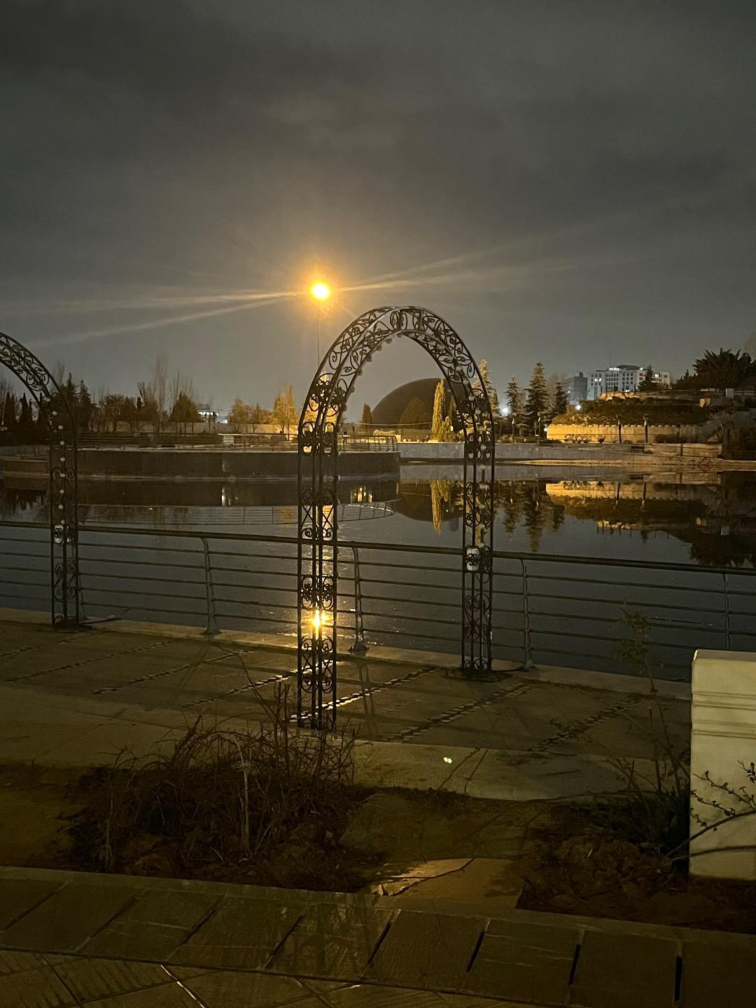 عکس دریاچه هنر