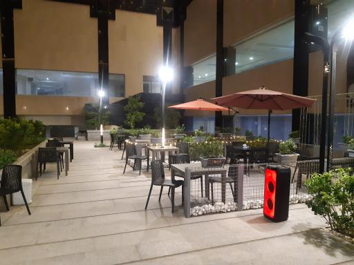 عکس کافی شاپ حیات