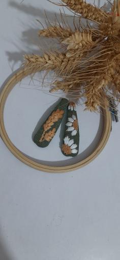 عکس گلدوزی تک شاخ