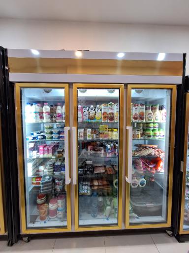 هایپر مارکت داکو