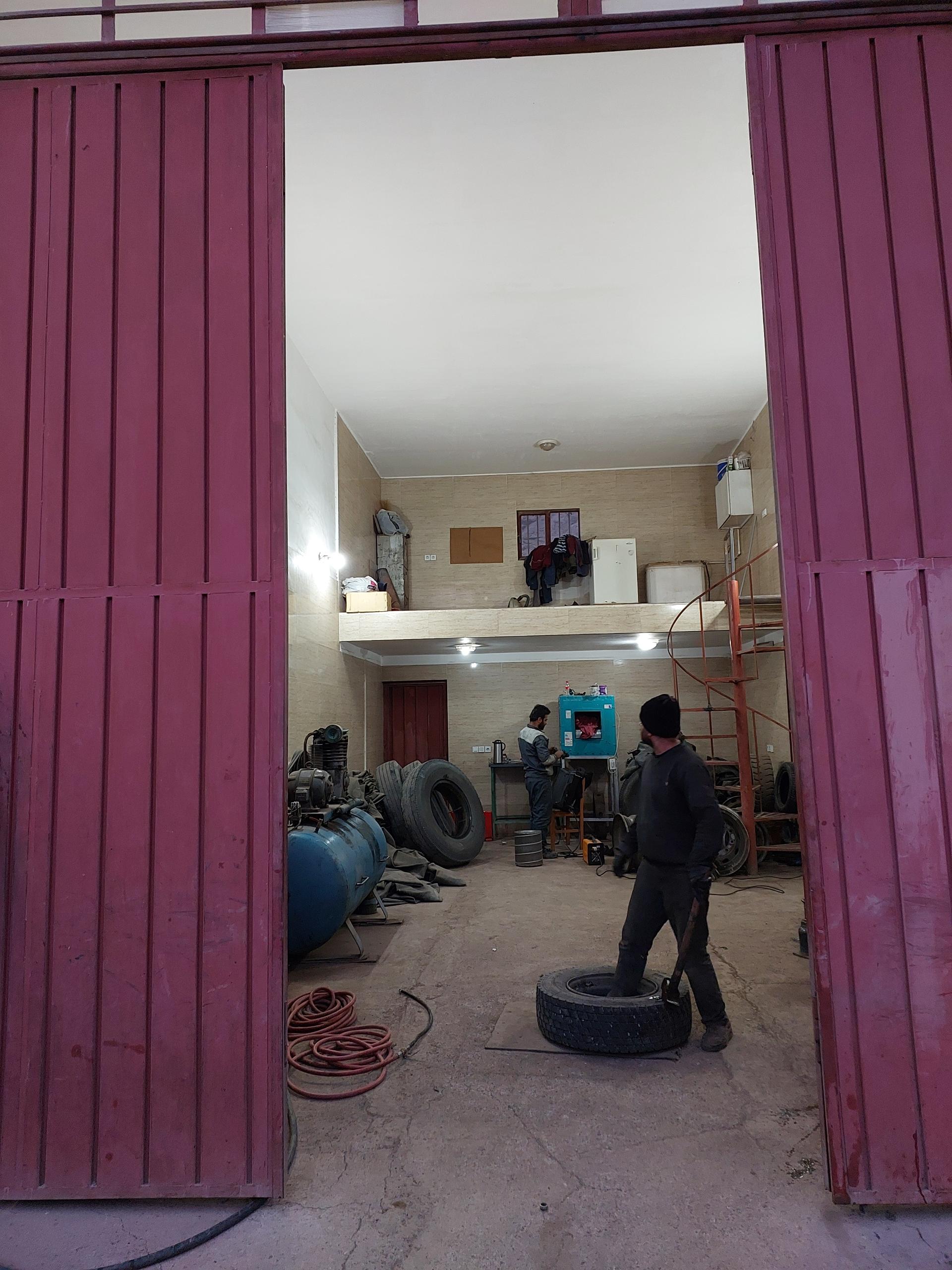 عکس پنچرگیری سنگین نعمت (گودرزوند)