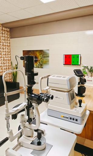 عکس کلینیک اپتومتری چشم و عینک تخصصی لایت اپتومتریست الماسی