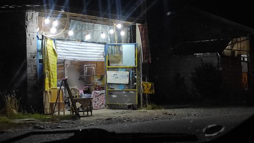 عکس نان محلی و کشتا خانم بزرگ