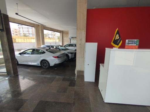 عکس نمایندگی تویوتا - ۲۱۳۵ نگین تندیس