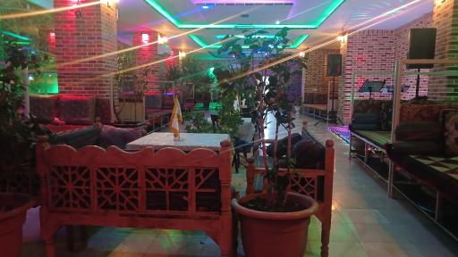 عکس رستوران سنتی ماه عسل