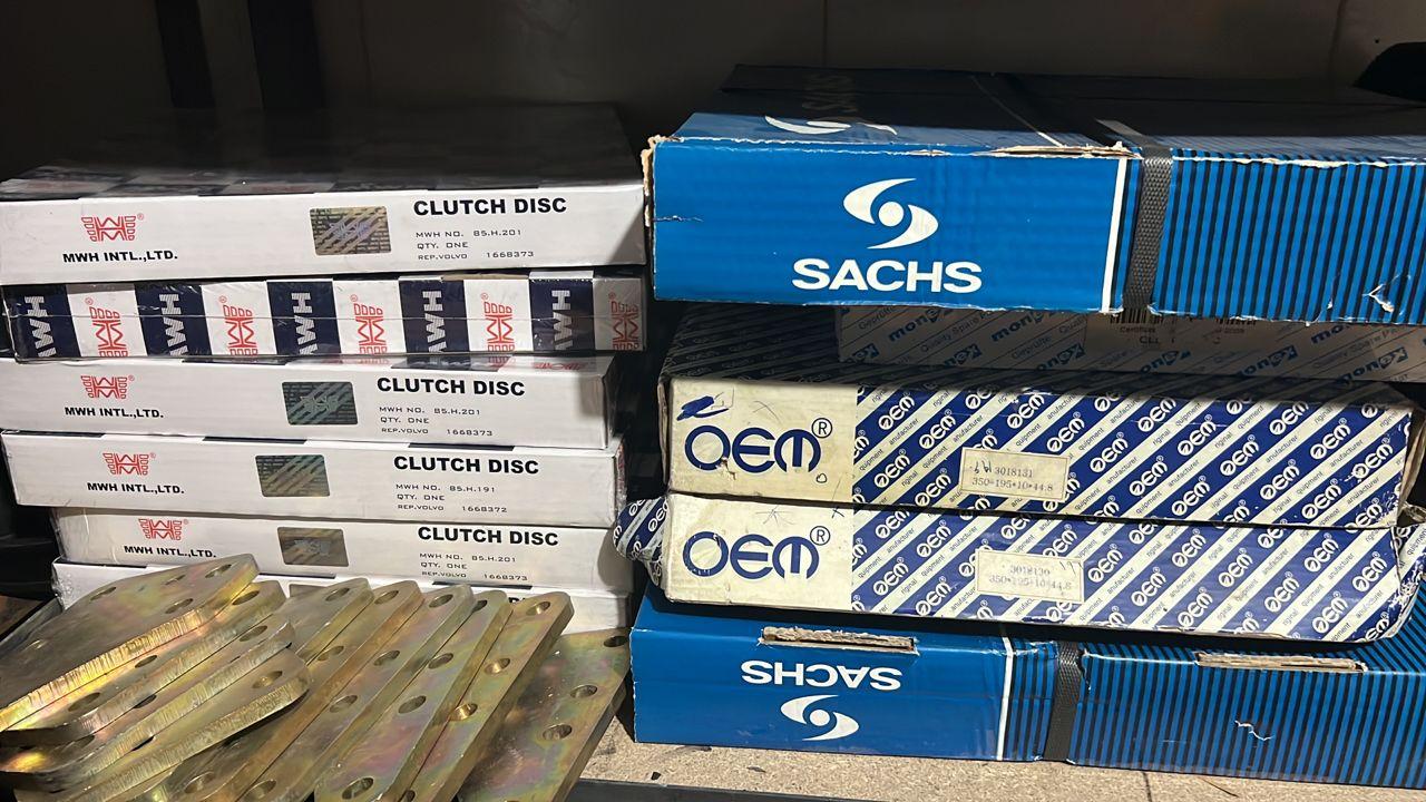 عکس فروشگاه لوازم یدکی خودرو اطلس