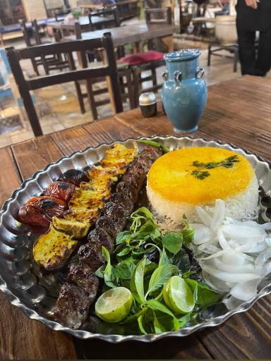 عکس بومگردی خانم کوچیک