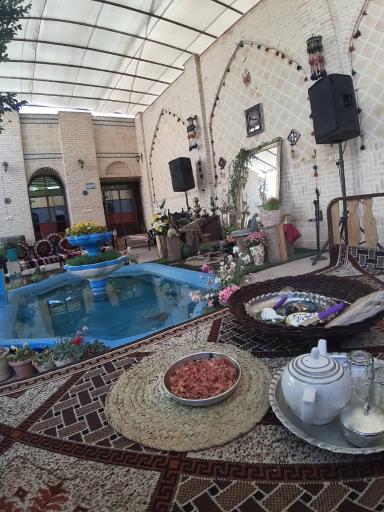 عکس بومگردی خانم کوچیک