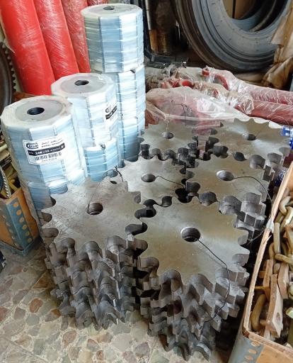 عکس فروشگاه لوازم یدکی تراکتور و روتیواتور فرزین