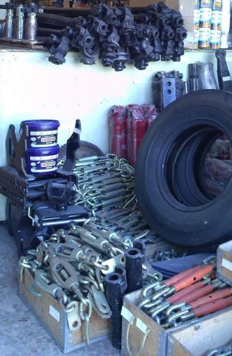 عکس فروشگاه لوازم یدکی تراکتور و روتیواتور فرزین