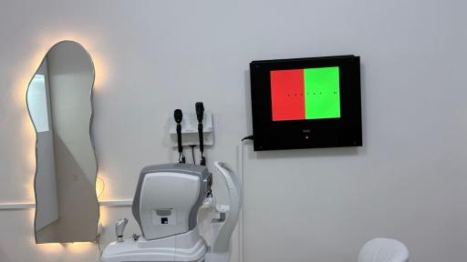 عکس بینایی سنجی و موسسه عینک روشنا