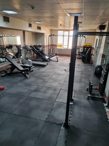 عکس باشگاه بدنسازی آبان