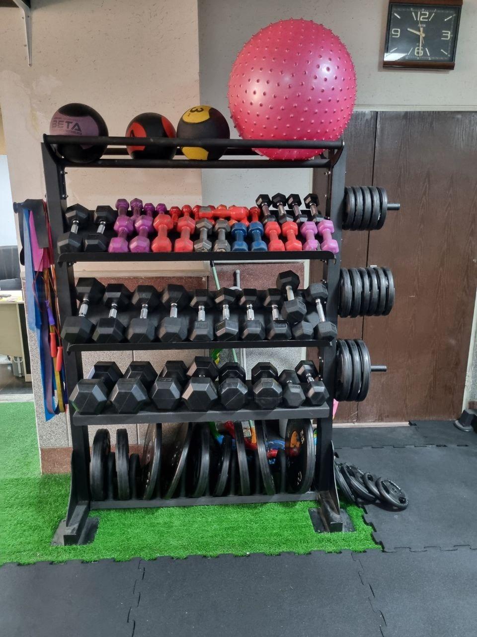 عکس باشگاه بدنسازی آبان