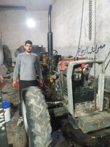 عکس تعمیرگاه تراکتور و مکانیکی حاتمی