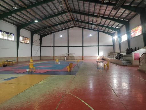 عکس سالن ورزشی تیرگر