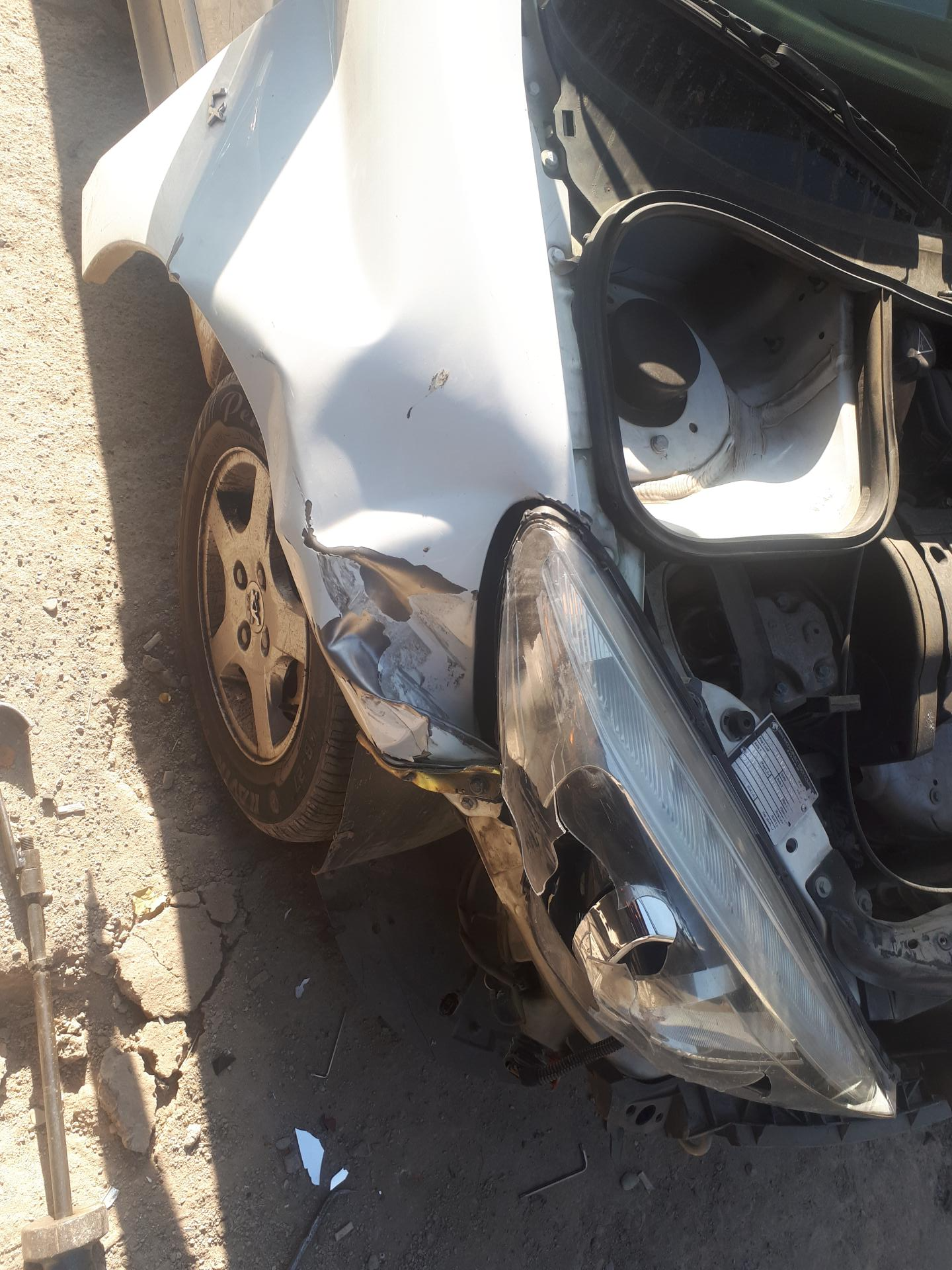 عکس صافکاری و نقاشی خودرو پیرهادی