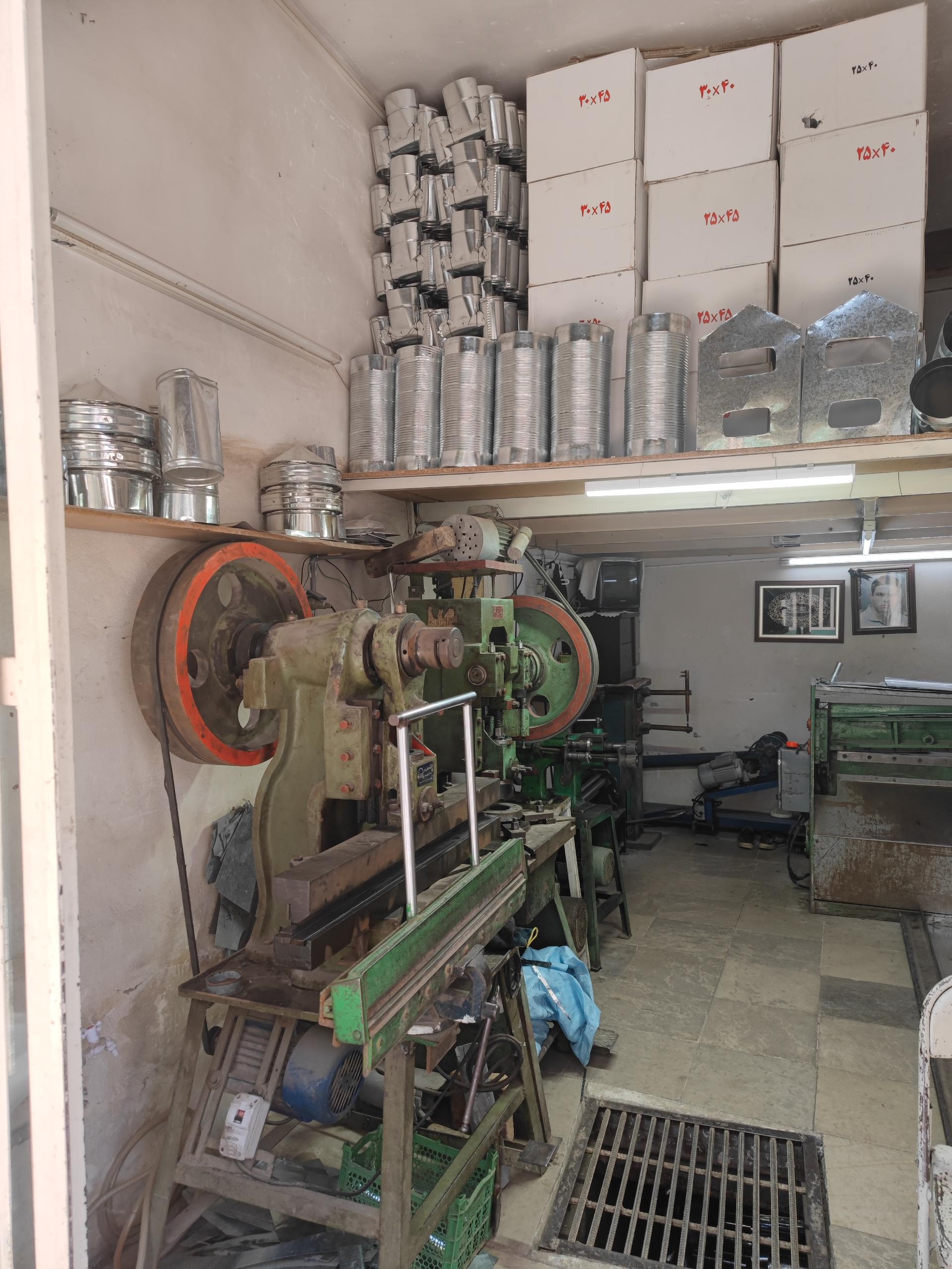 عکس کارگاه حلبی سازی علی حسینی 