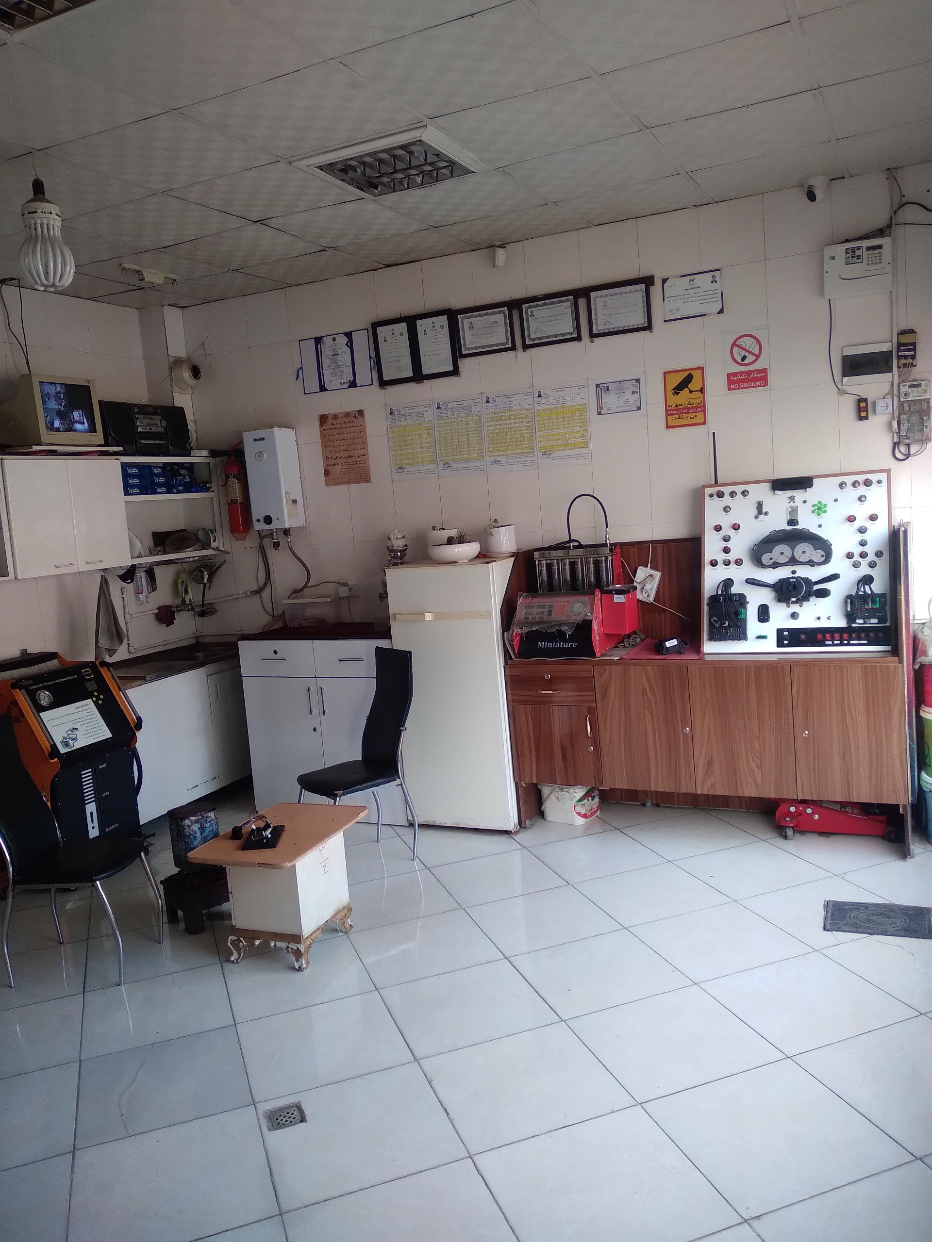 عکس کلینیک تخصصی برق اتومبیل چنارانی