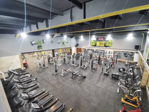 عکس باشگاه بدنسازی و استخر تهرانسر(T. S. C)