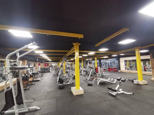 باشگاه بدنسازی و استخر تهرانسر(T. S. C)