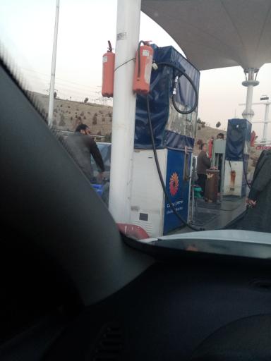 عکس پمپ بنزین پتران آبشار 242