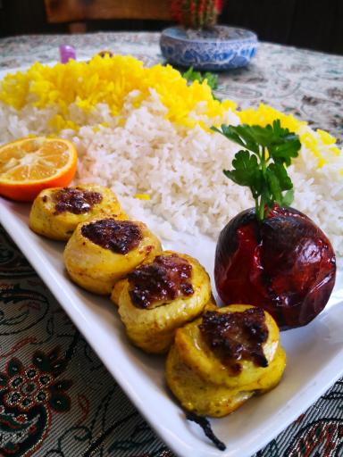 عکس باغ رستوران آلاچیق