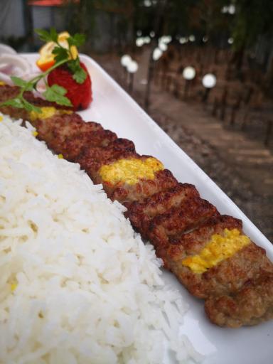 عکس باغ رستوران آلاچیق