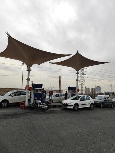 عکس پمپ بنزین پتران آبشار 242