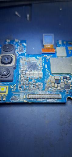 عکس موبایل و کامپیوتر رادمهر