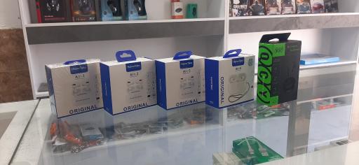 عکس موبایل و کامپیوتر رادمهر