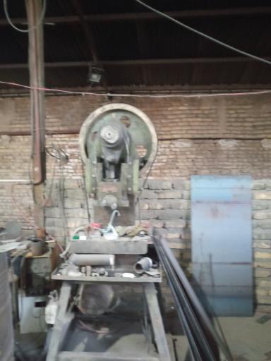 عکس کارگاه آبگرمکن سازی کنعانی