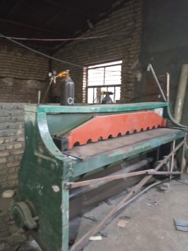 عکس کارگاه آبگرمکن سازی کنعانی