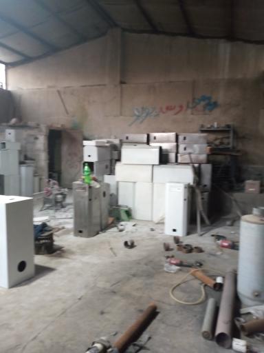 عکس کارگاه آبگرمکن سازی کنعانی