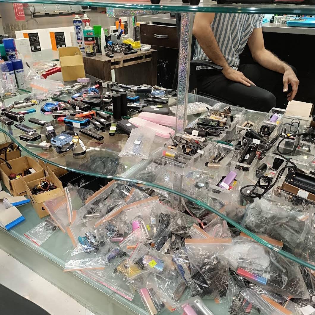 عکس تعمیرات ویپ و پاد اصفهان