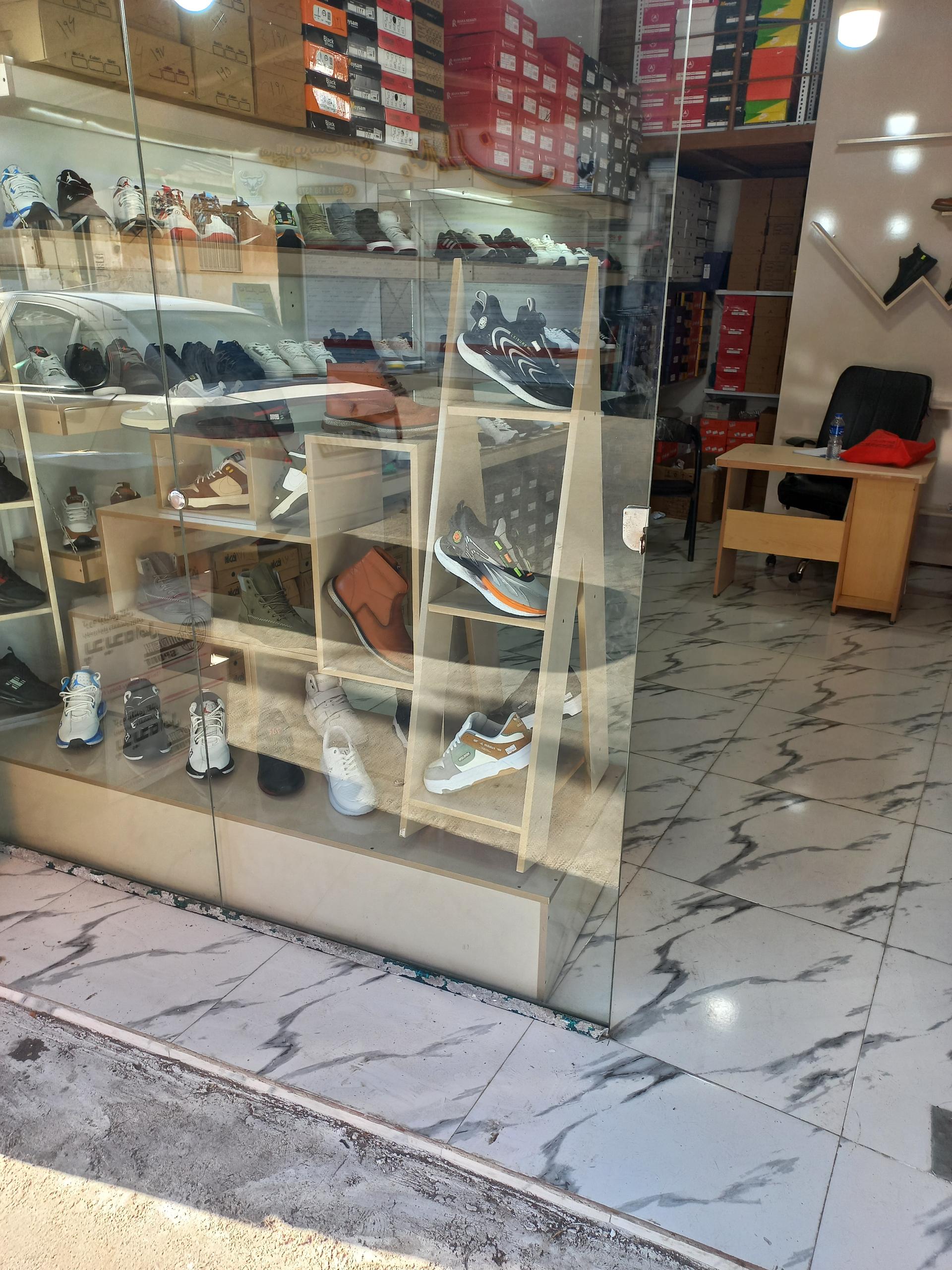 عکس کفش و کتونی سعیدی