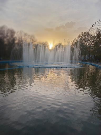 عکس آبنمای بزرگ پارک ملت