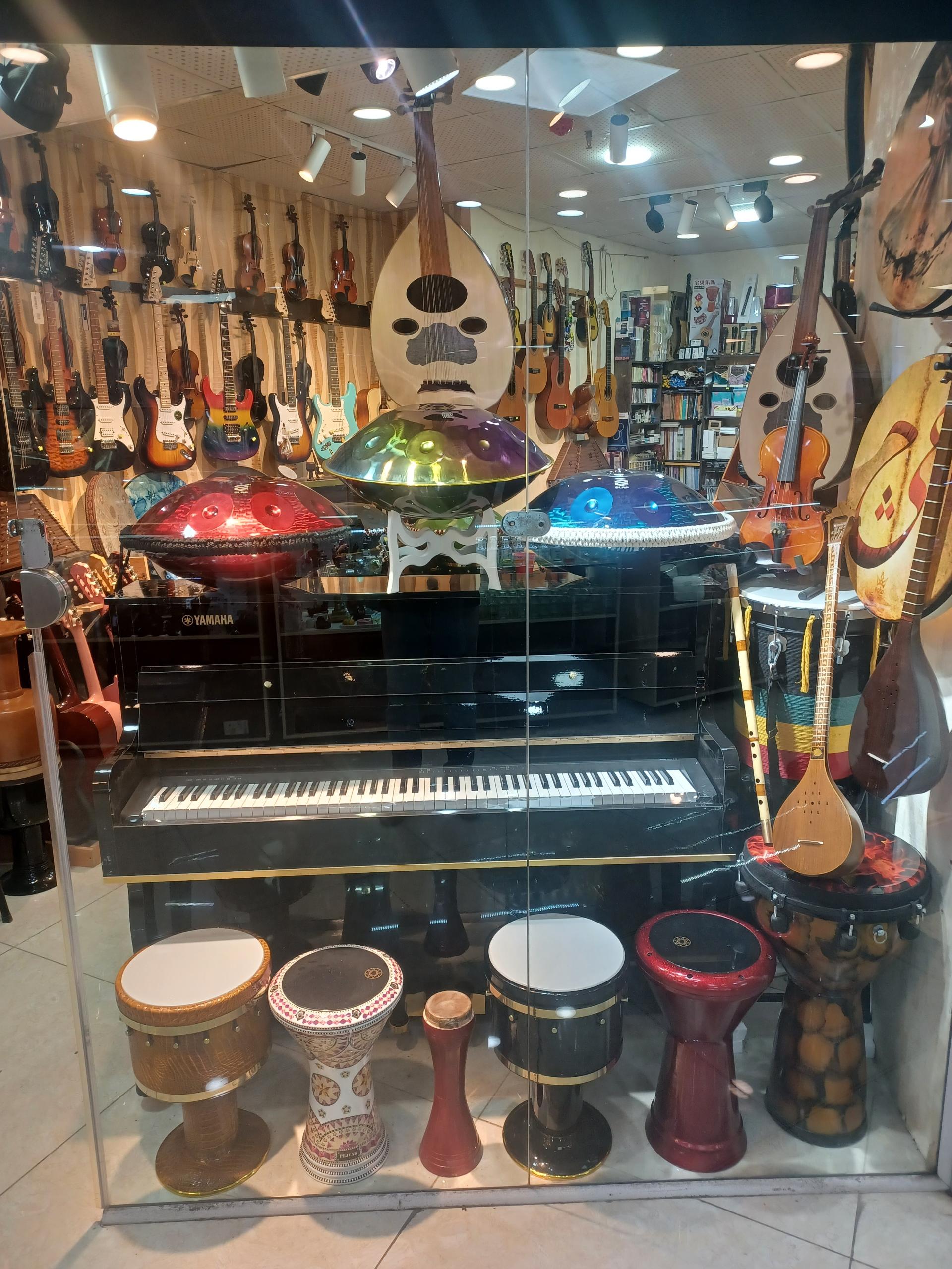 عکس گالری موسیقی پارادایز
