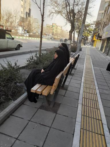 عکس ایستگاه اتوبوس ابوطالب 25