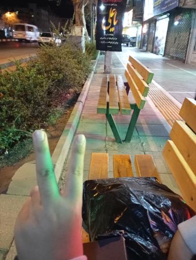 عکس ایستگاه اتوبوس ابوطالب 25