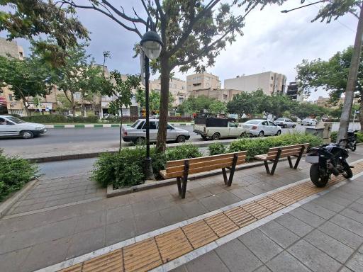عکس ایستگاه اتوبوس ابوطالب 25