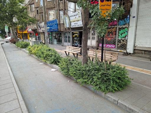 عکس ایستگاه اتوبوس ابوطالب 25