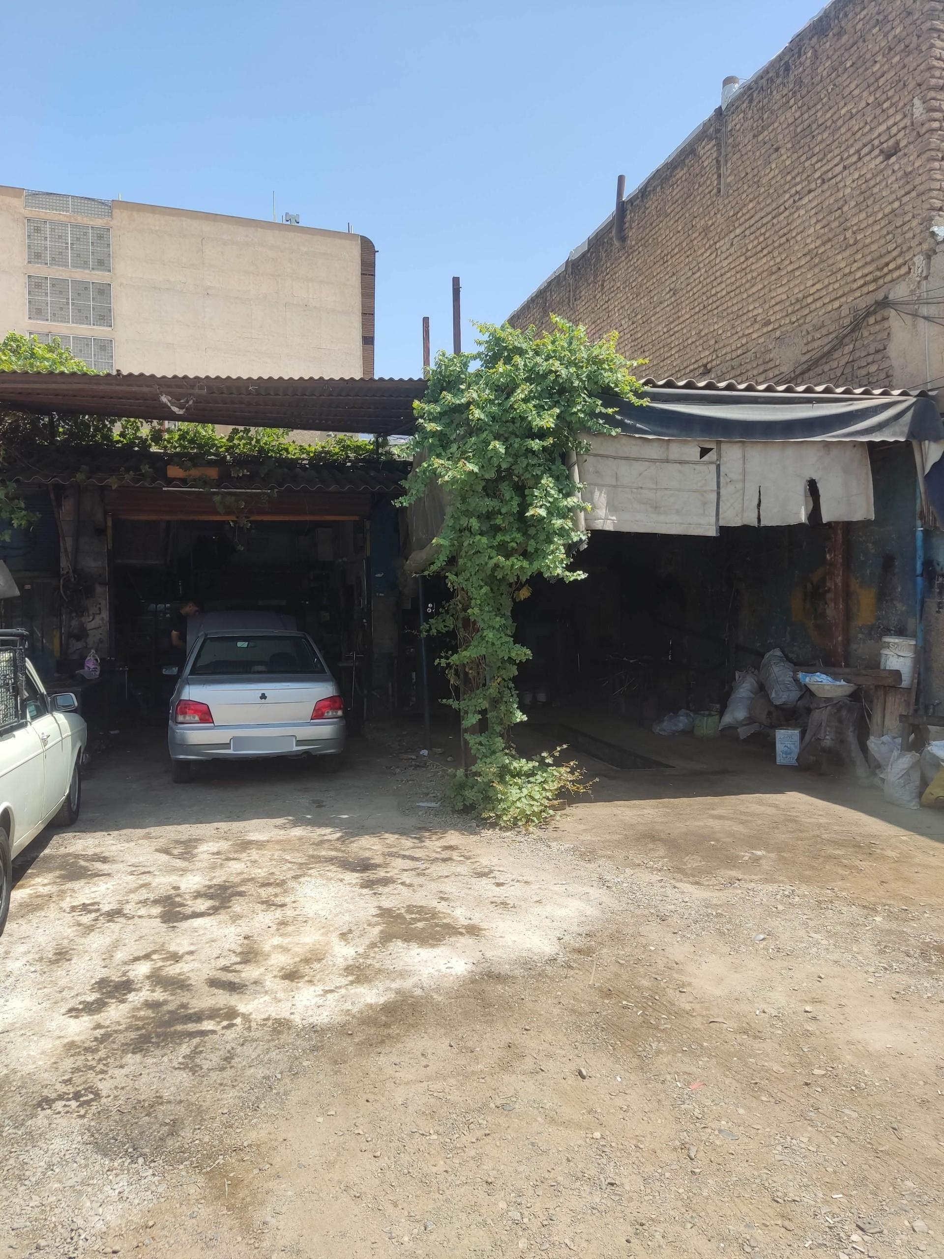 عکس جلوبندی سازی و آهنگری و شاسی کشی حسین زاده
