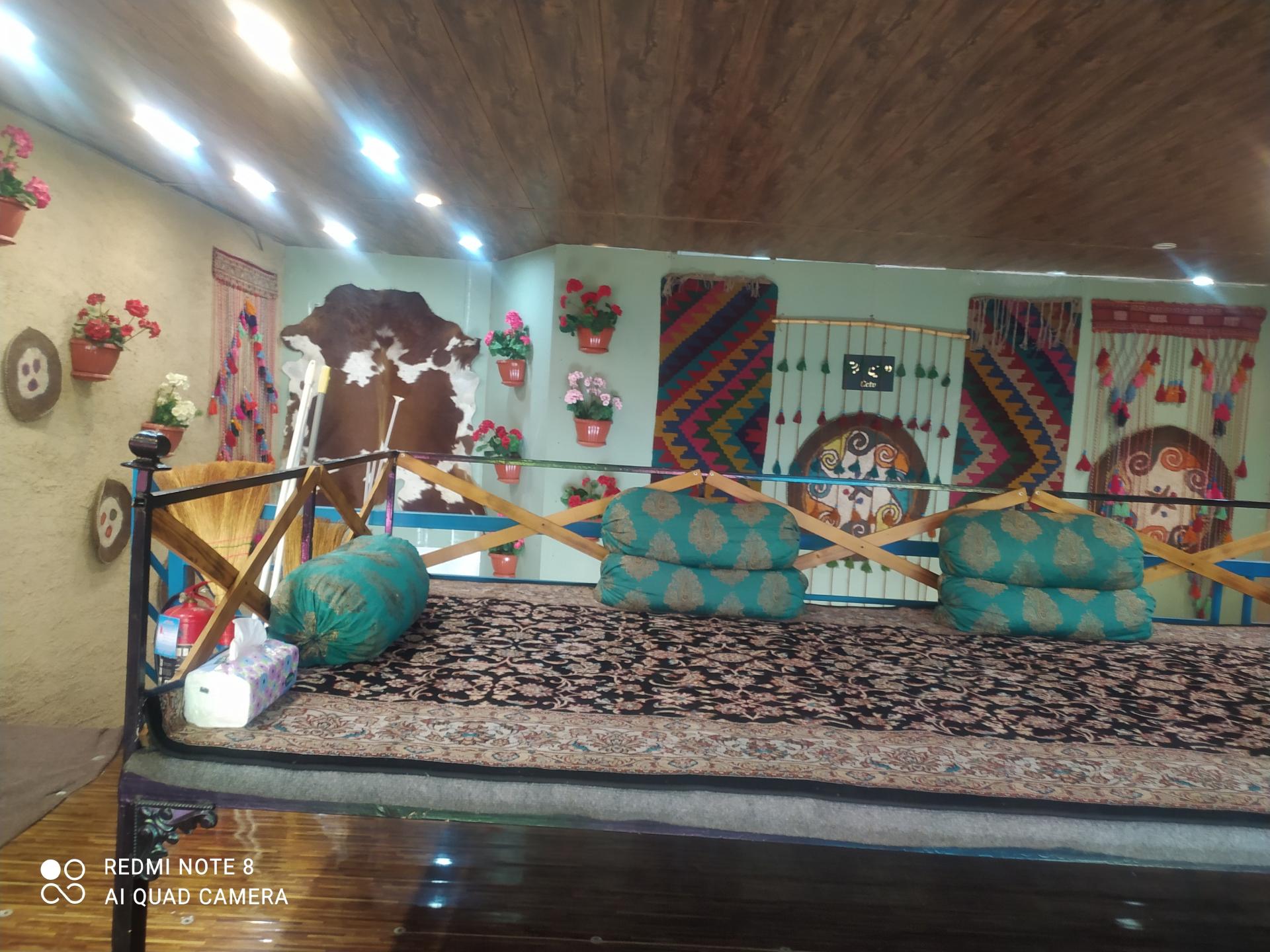 عکس رستوران محلی ماه سو