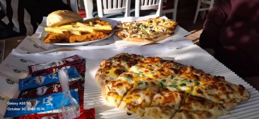 عکس رستوران راه چوبی