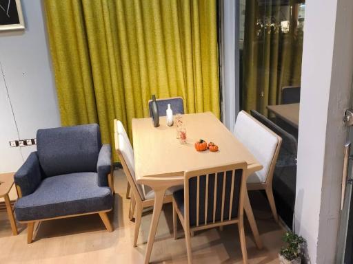 عکس نمایشگاه مبلمان چوبین