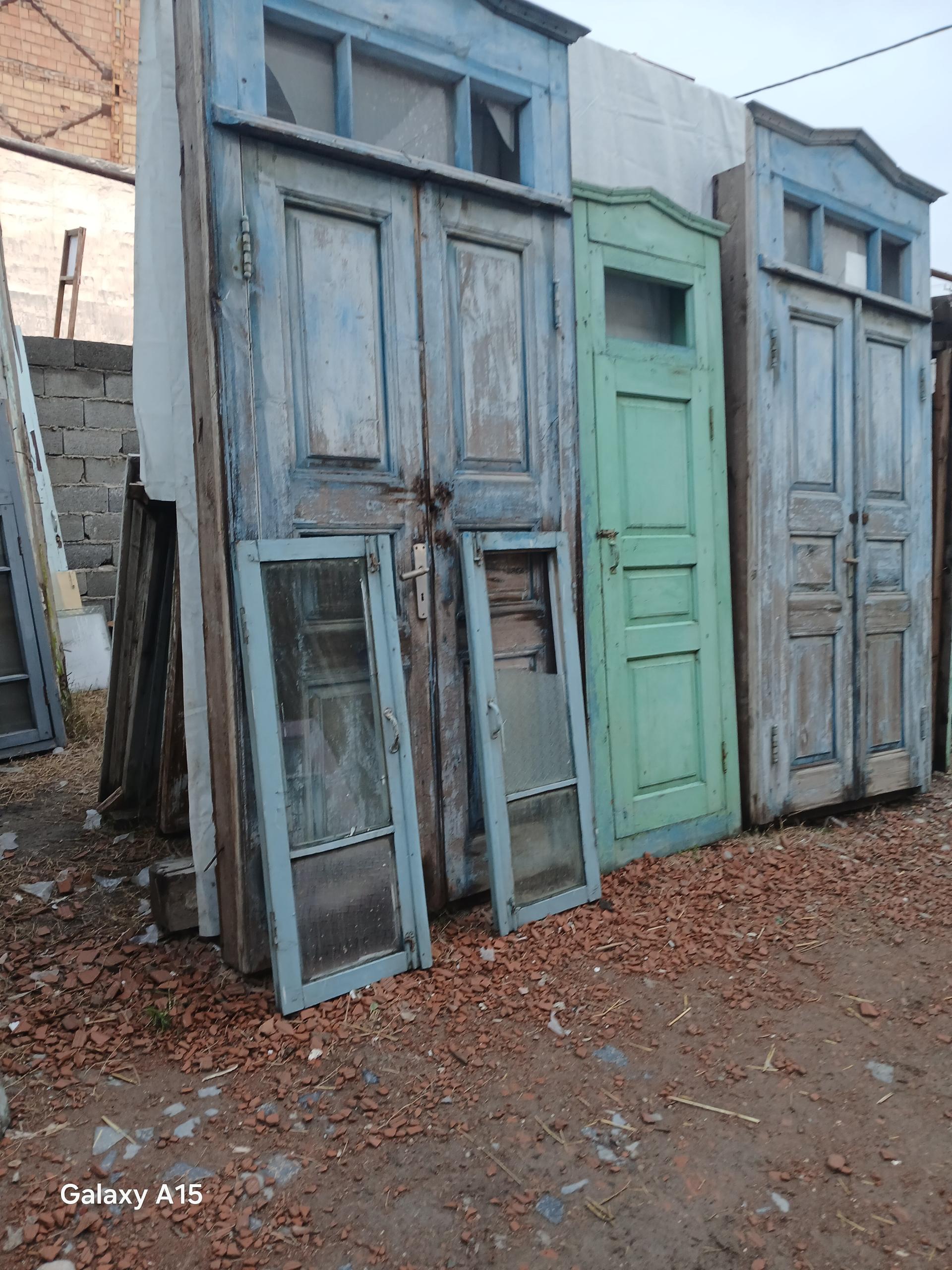 عکس درب و پنجره چوبی