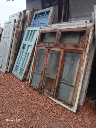 عکس درب و پنجره چوبی