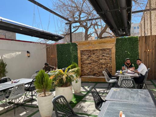 عکس طباخی و جگرسرای شاتوت