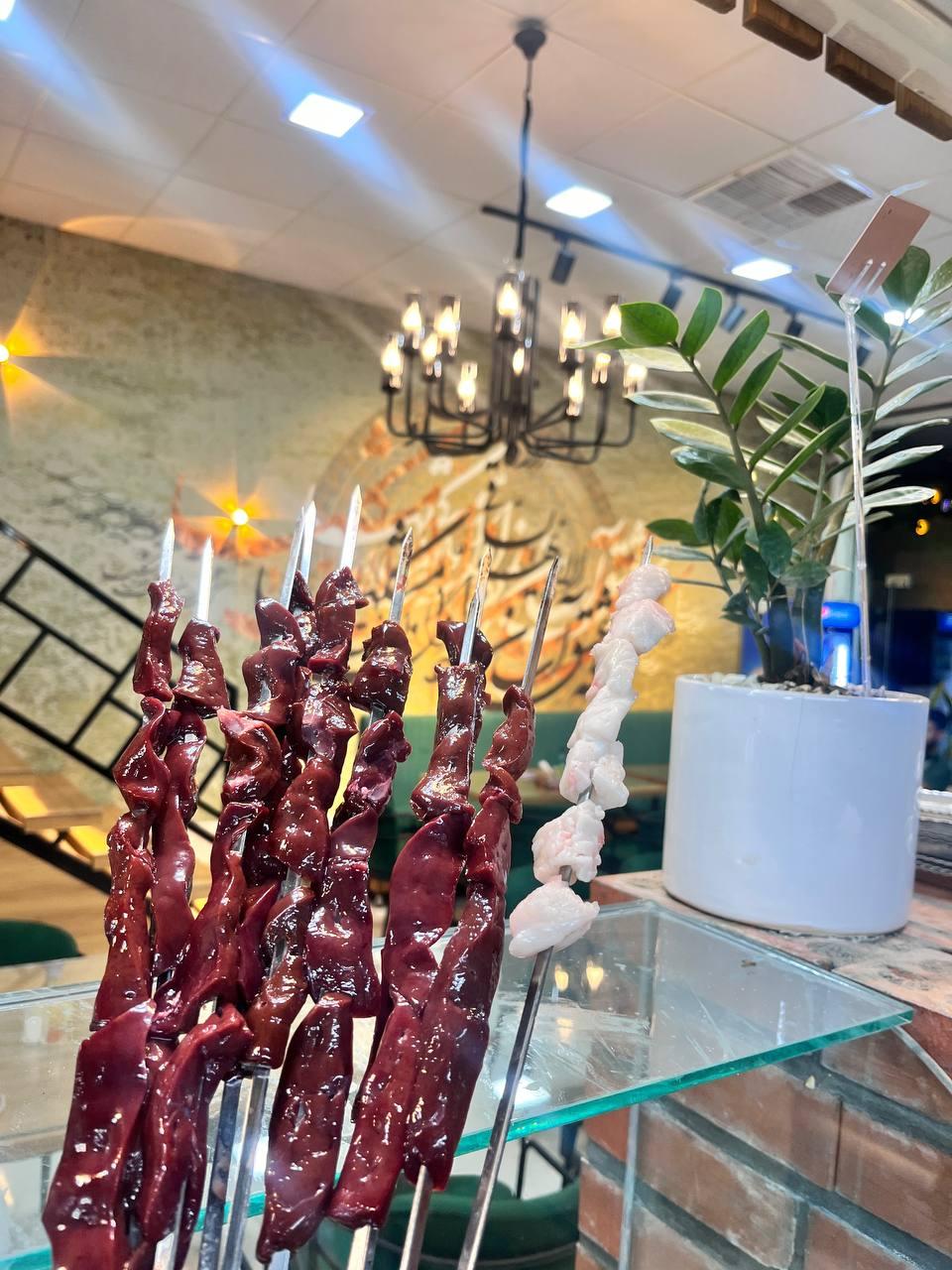 عکس طباخی و جگرسرای شاتوت