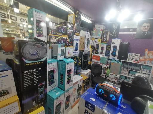 عکس فروشگاه سناتور عمده لوازم جانبی موبایل و اسپیکر